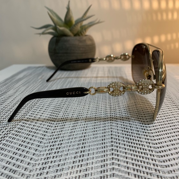 Gucci Gold and Black Aviator Sunglasses - Picture 5 of 6